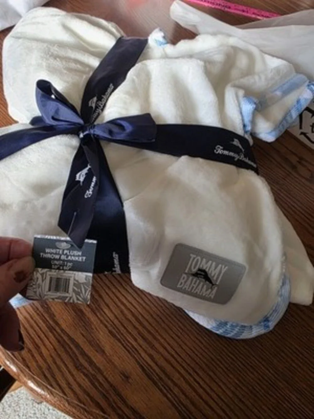 Tommy Bahama Plush White Blue Throw Blanket 50 x 60 in Machine Washable